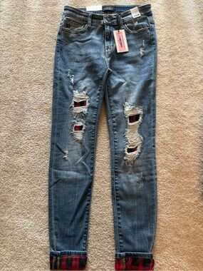 NWT Judy Blue Buffalo Distressed Jeans 5/27